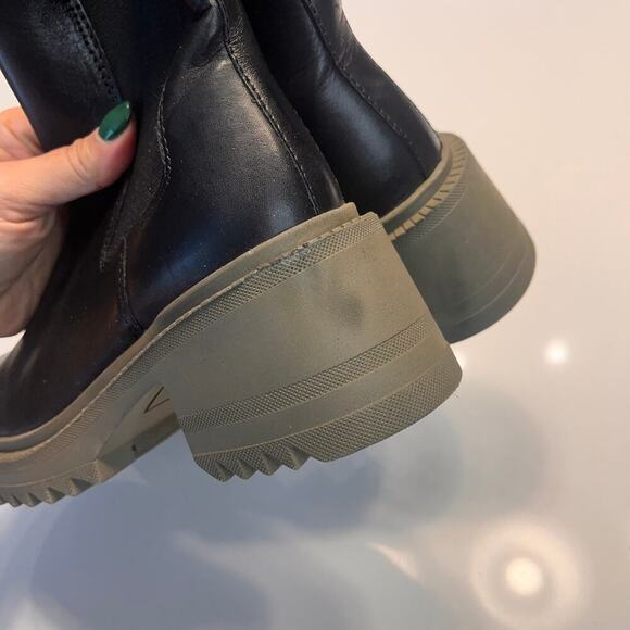 NEW Vince Camuto Black Leather Block Heel Pull On Booties Size 6.5 - Picture 9 of 10